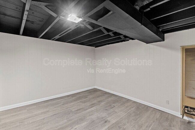 Building Photo - 9551 Cantwell Dr