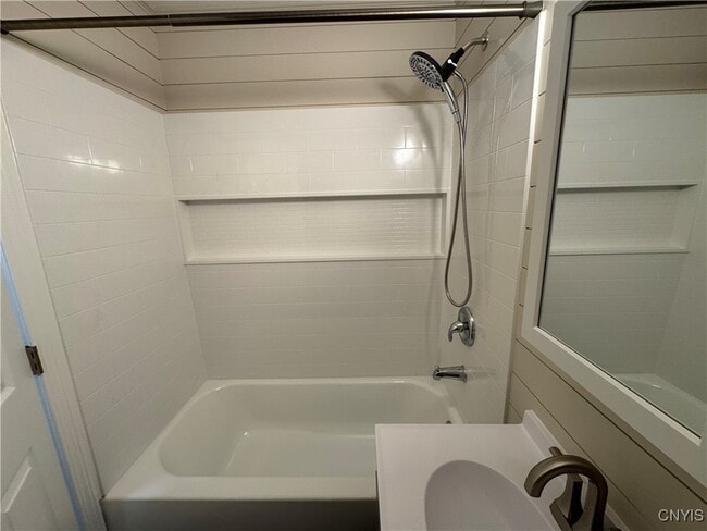 Building Photo - 304 Birchwood Blvd