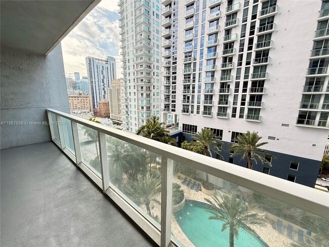 Building Photo - 253 NE 2nd St