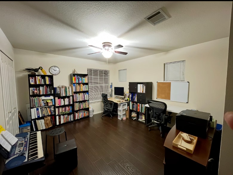 Building Photo - 6111 Wood Bayou