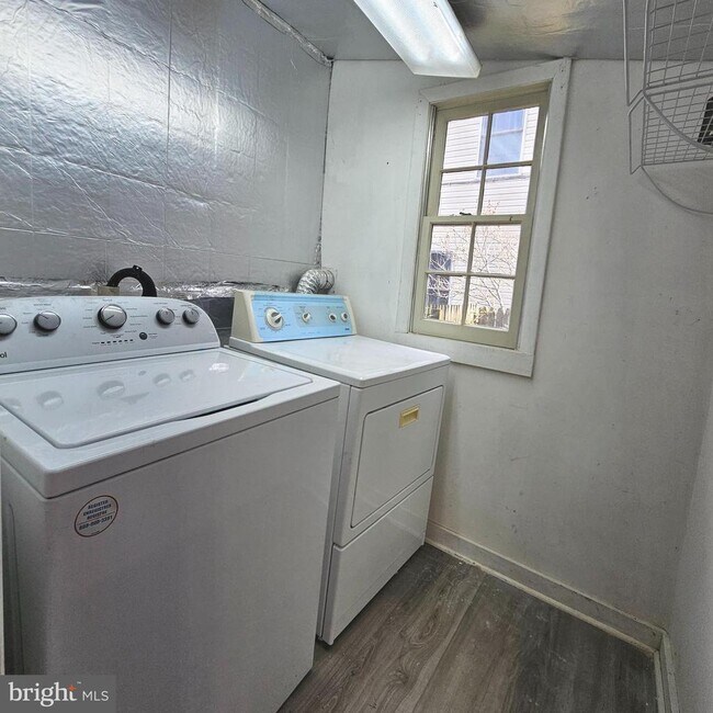 Building Photo - 2910 16th St S