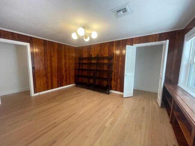 Building Photo - South Highland Beauty! This Is The One To ...