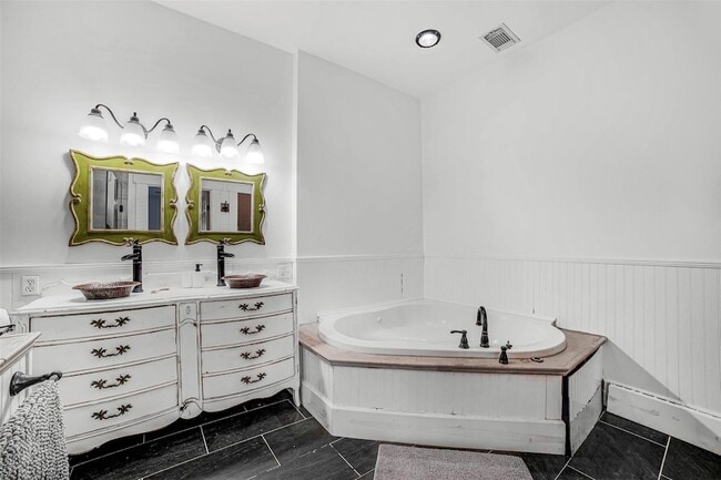 Building Photo - 17221 Steger Ln