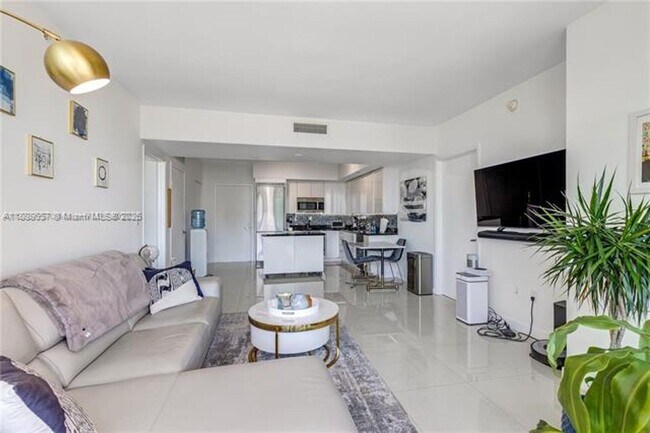 Building Photo - 92 SW 3rd St