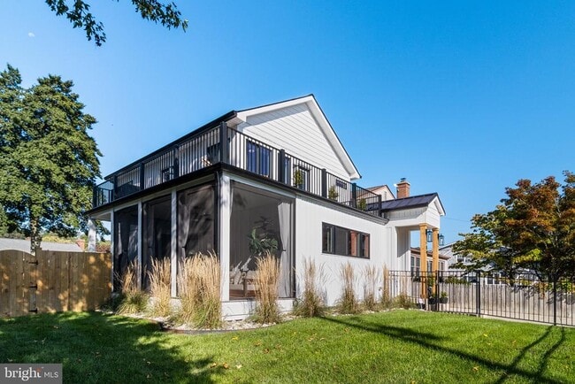 Building Photo - 84 S Chesapeake Ave