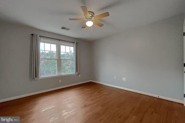 Building Photo - 46230 Sylvan Ct