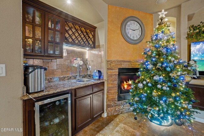 Building Photo - 3845 Tierra Campa Dr