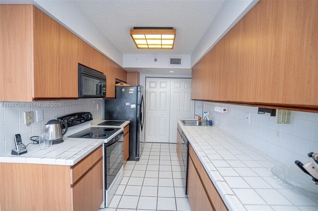 Building Photo - 3530 Mystic Pointe Dr