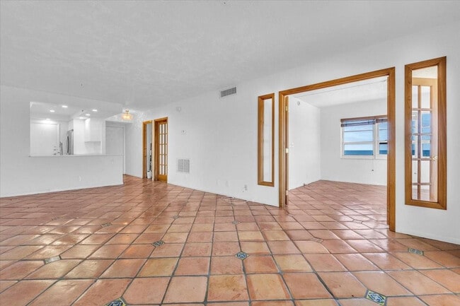 Building Photo - 6000 N Ocean Blvd