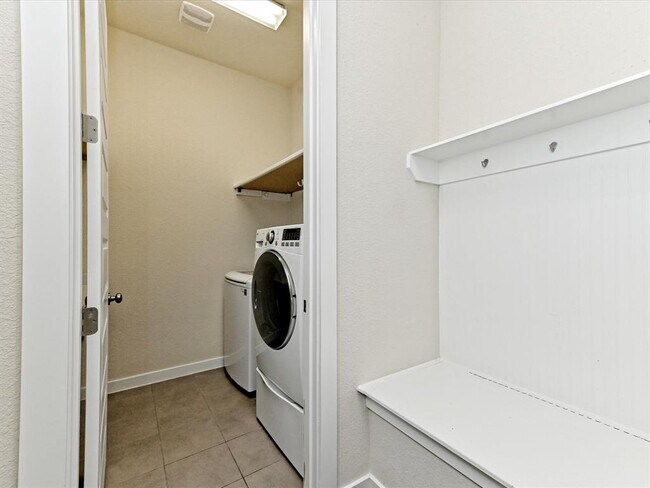 Building Photo - 17104 Calipatria Ln