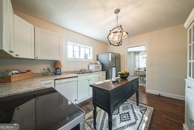 Building Photo - 161 Calhoun Rd