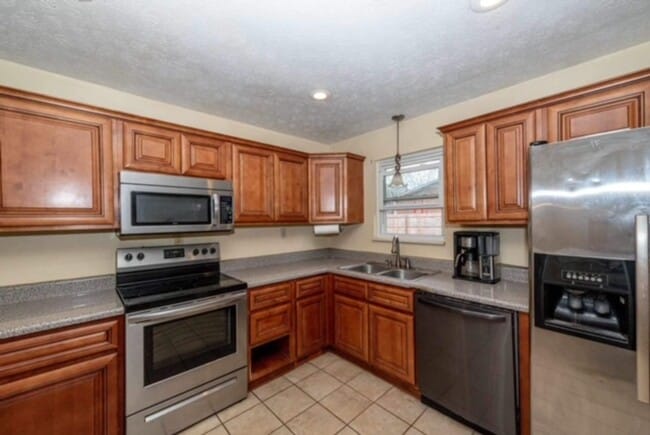 Building Photo - 2620 Lesa Ln