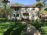 Building Photo - Spacious 1 Bedroom Apartment Near Downtown Sioux Falls!!