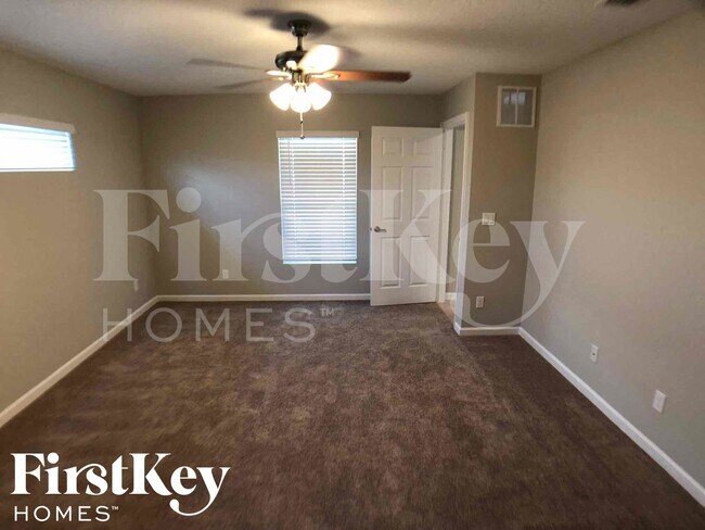 Building Photo - 2477 SW Aberdeen St