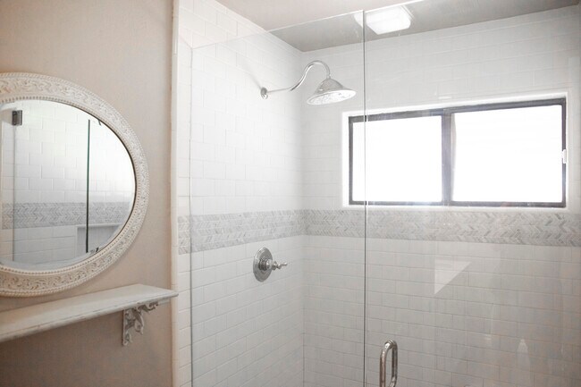 Building Photo - 40588 Clover Ln