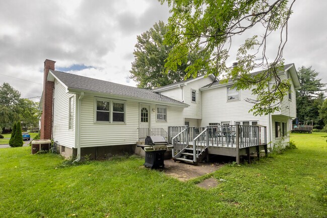 Building Photo - 178 W Ridge Dr
