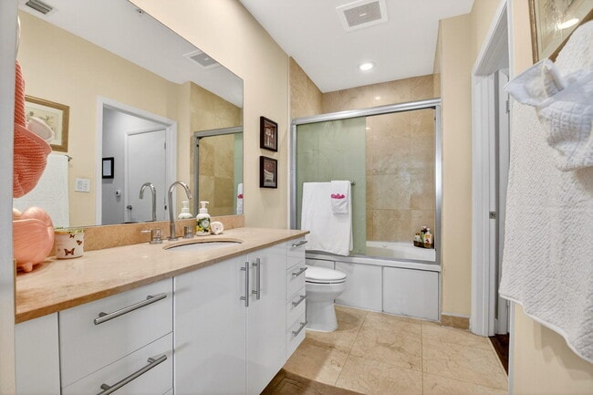 Building Photo - 550 Okeechobee Blvd