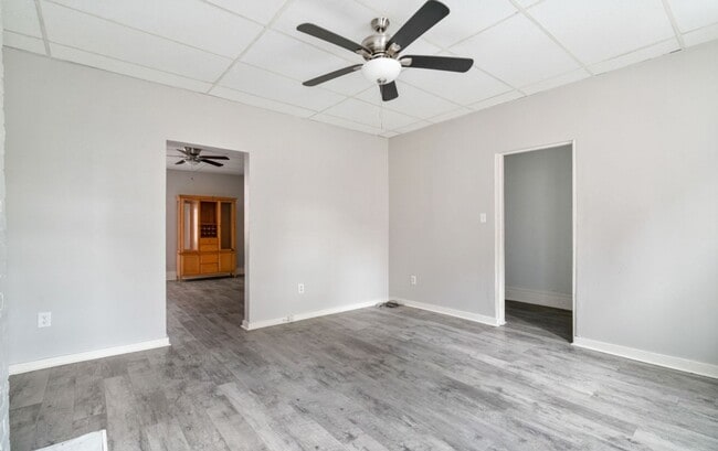 Building Photo - Pittsburgh - 3 Bed 2 Bath - Just Renovated