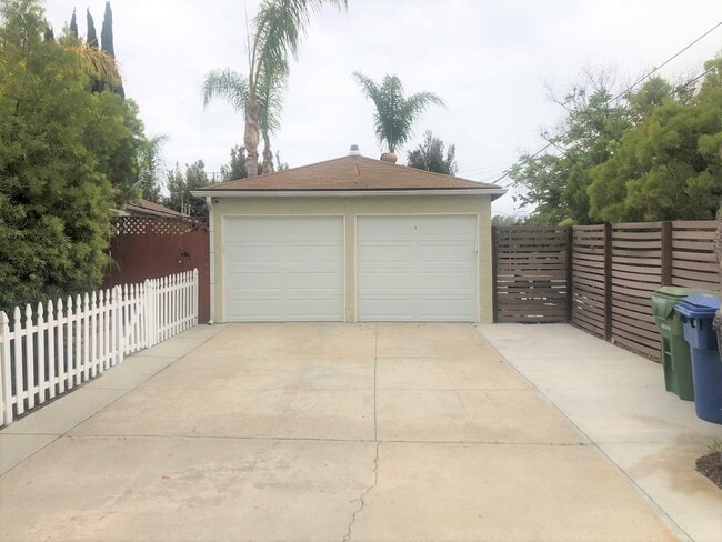Private Single Garage - 6441 W 86th Pl