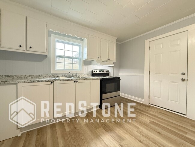 Building Photo - 348 Foster St