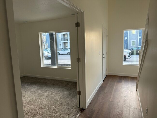 Building Photo - 515 S 800 W