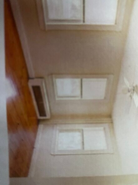 Building Photo - 52 Littleton Rd