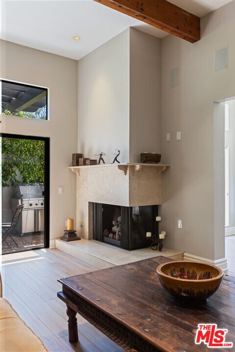 Building Photo - 1541 Palisades Dr