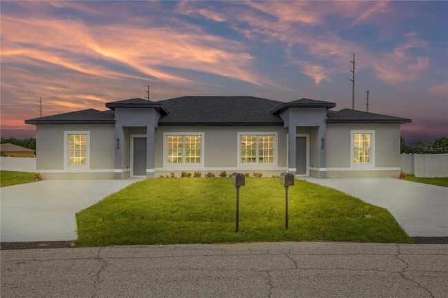 Building Photo - 833 Colville Dr