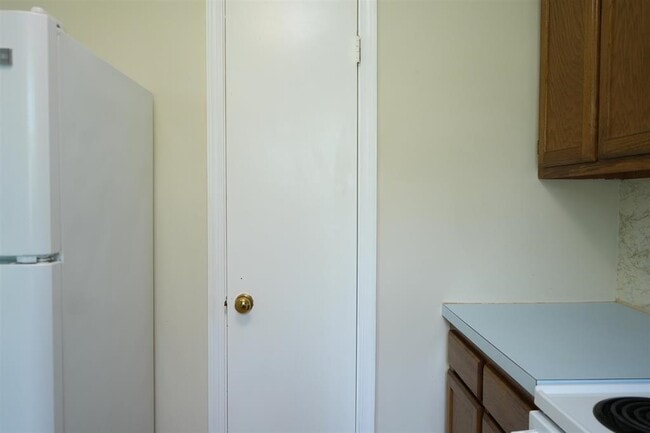 Building Photo - 832 Vine St