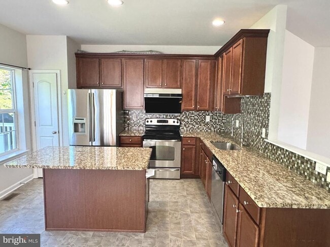 Building Photo - 312 Wilkinson Dr