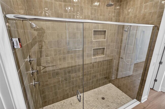 Building Photo - 2926 Sailhouse Dr