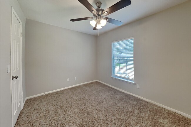 Building Photo - 9530 Cabin Creek Dr