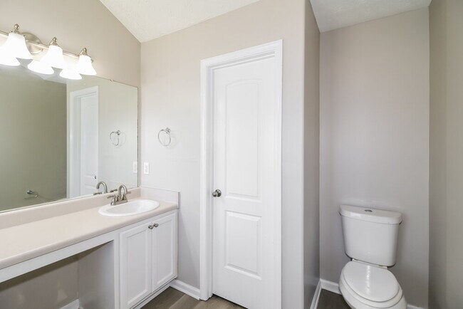 Building Photo - 780 Mesa Rd