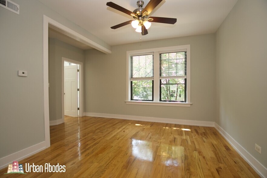 Building Photo - 3908 N Janssen Ave