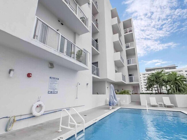 Building Photo - 39 NW 7th Ave