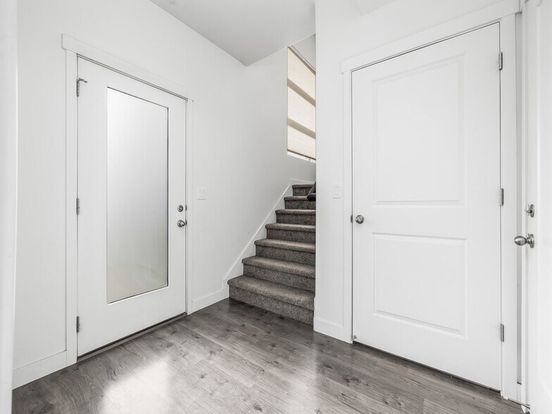 Building Photo - 439 S Meadow Garden Rd