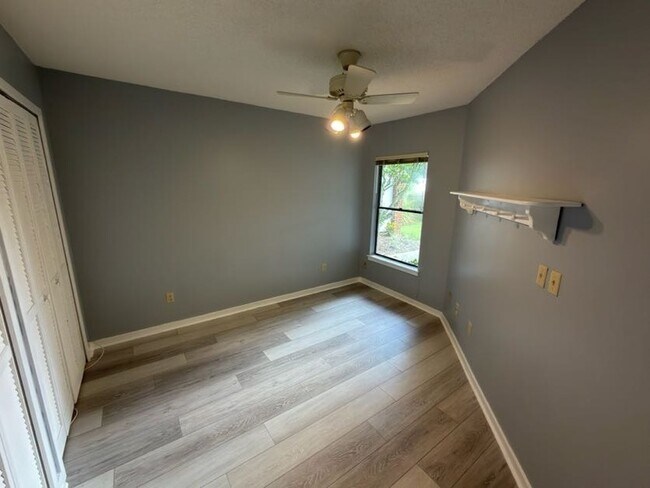 Building Photo - 2620 Bent Hickory Cir