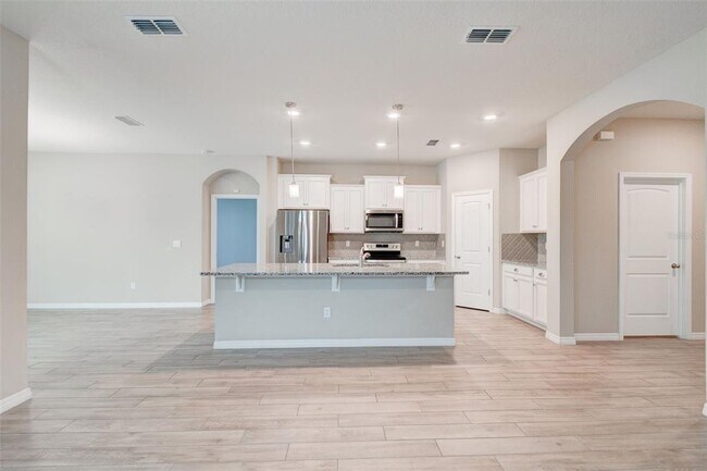 Building Photo - 413 Halter Dr