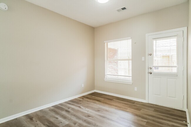 Building Photo - 22906 Sugar Bear Dr