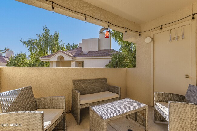 Building Photo - 6885 E Cochise Rd
