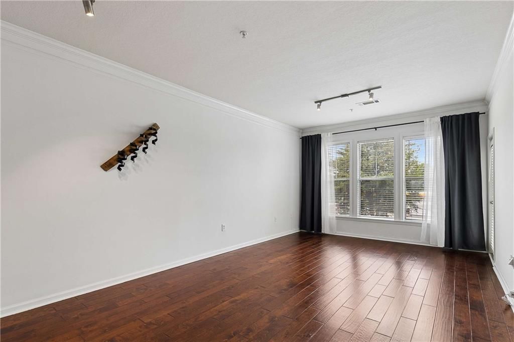 Building Photo - 1850 Cotillion Dr