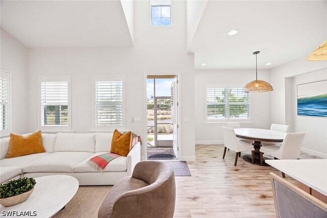 Building Photo - 7018 Saona CT