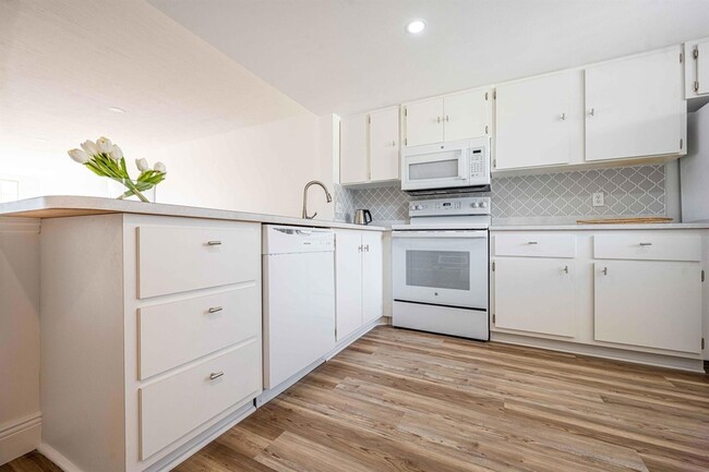 Building Photo - 1405 Palm Beach Trace Dr