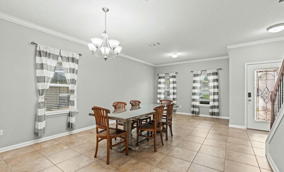 Building Photo - 904 Rose Garden Ct