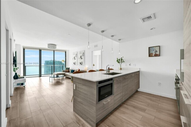 Building Photo - 1300 S Miami Ave