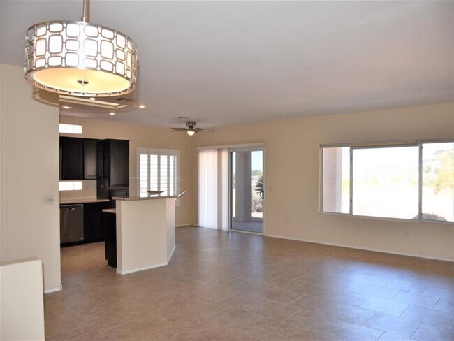 Building Photo - Stunning 2 bedroom Jefferson in Age Restri...