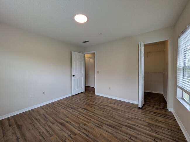 Building Photo - 3/2 Condo, Villas at Lakeside in Oveido