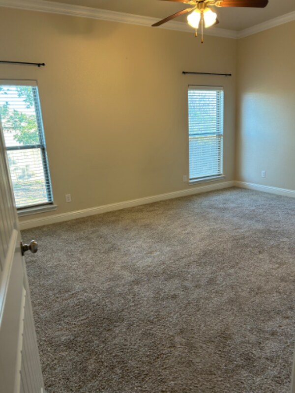 Building Photo - 800 E 92nd St