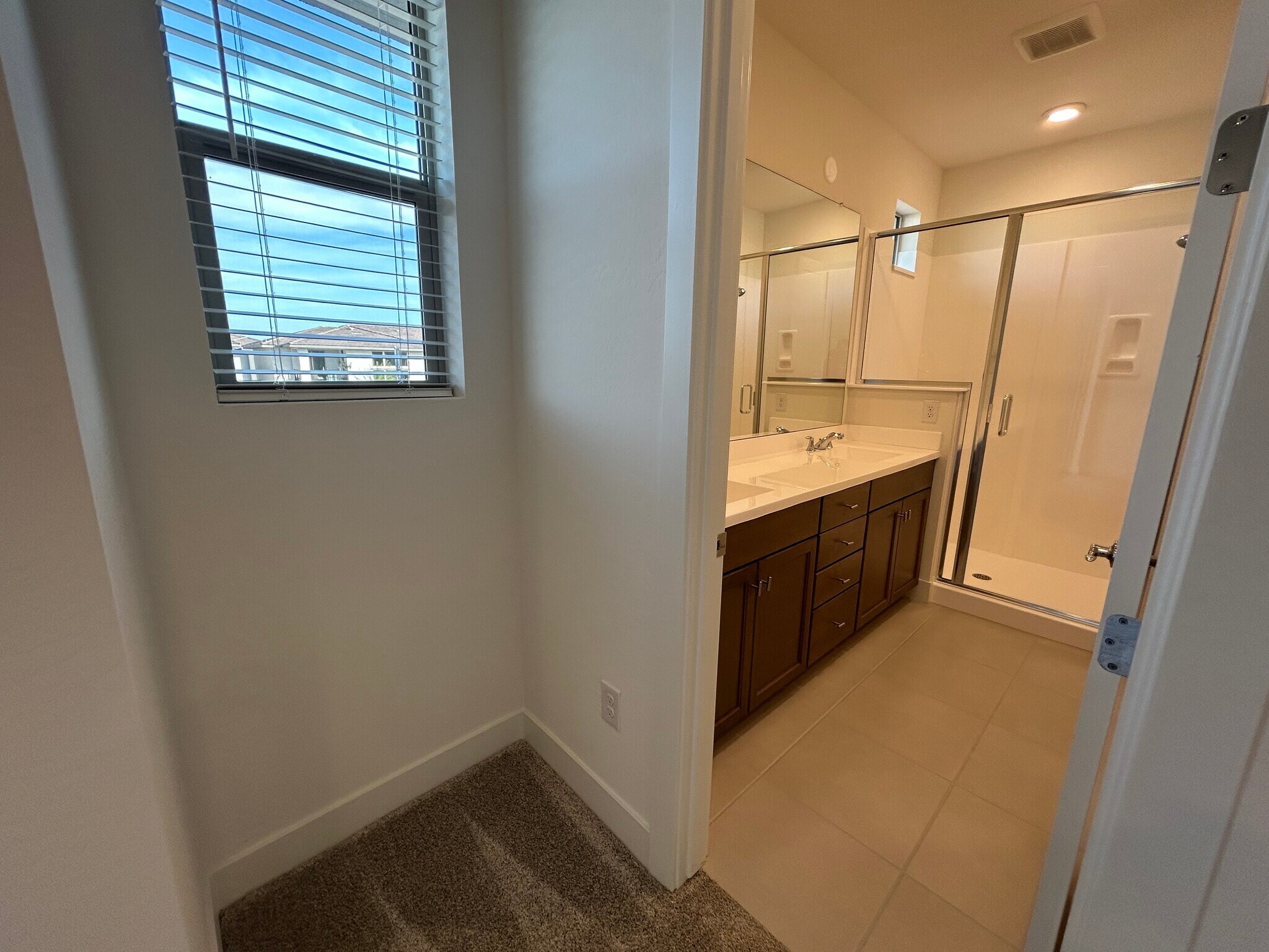 Building Photo - 2121 W Sonoran Desert Dr