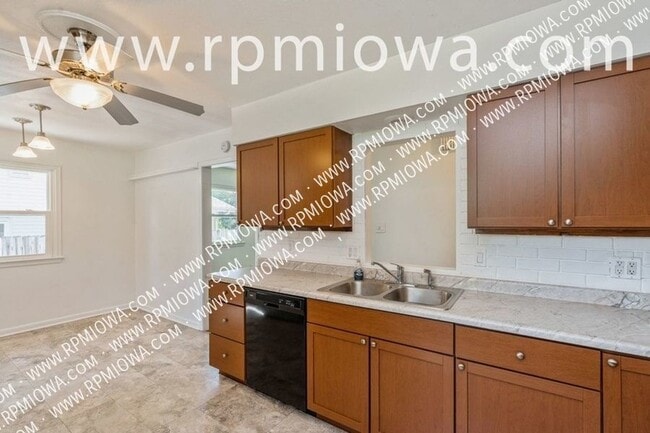 Building Photo - 1806 Larnard Dr